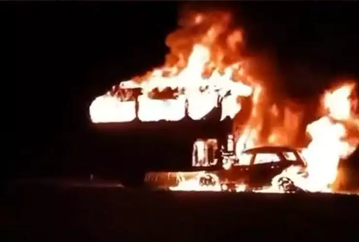 Fuerte incendio por la Maxipista