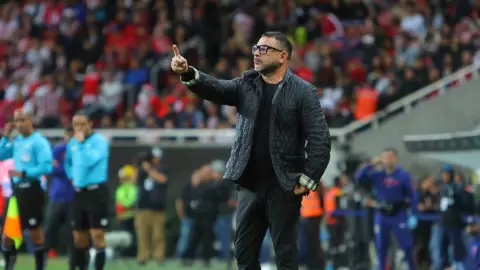 mohamed renuncia a pumas anuncian nuevo dt