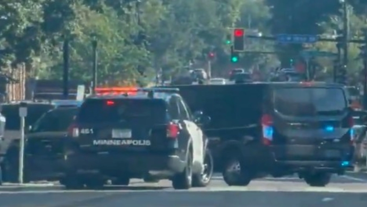 ¡Tiroteo-en-Minneapolis_-Ataque-en-edificio-deja-tres-muertos-y-tres-policías-heridos.webp