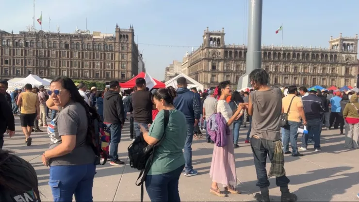 Plantón la CNTE en el Zócalo seguirá durante el cierre de campaña de Sheinbaum