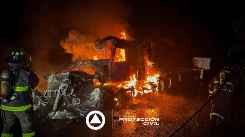 Rayo impacta un tráiler 1.jpg