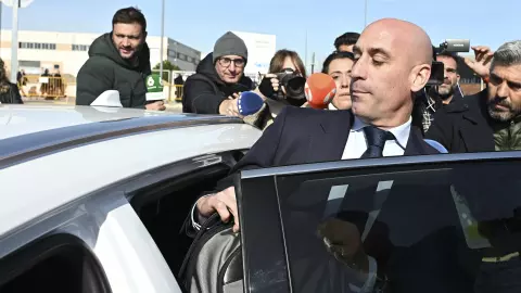 Rubiales, condenado a 10.800 euros de multa por agresión sexual por el beso a Hermoso