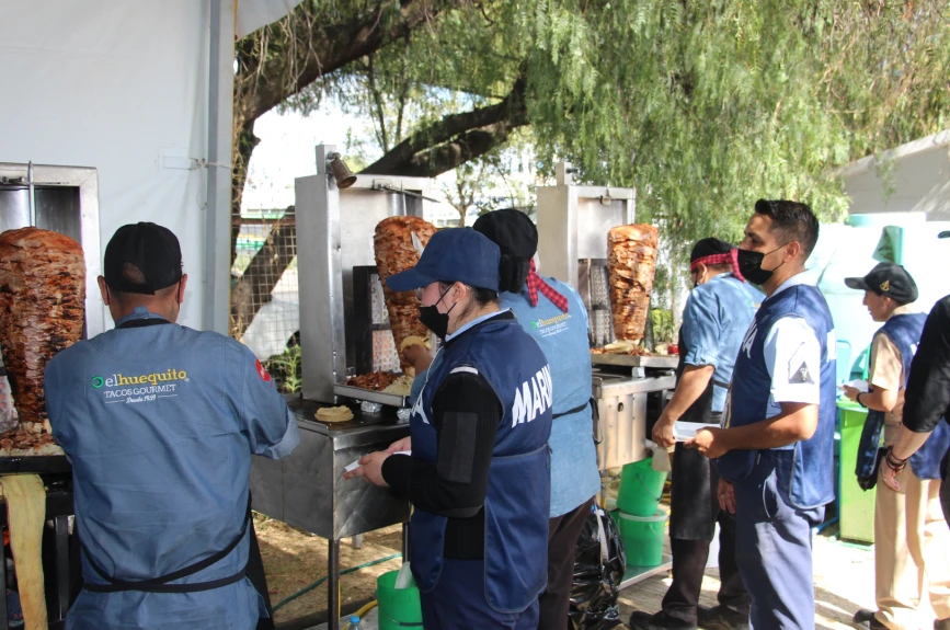 Todos nuestros voluntarios agradecen su enorme apoyo y comida.