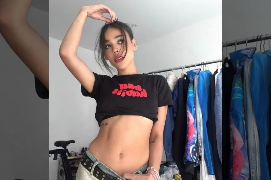 Danna Paola pose (2).jpg