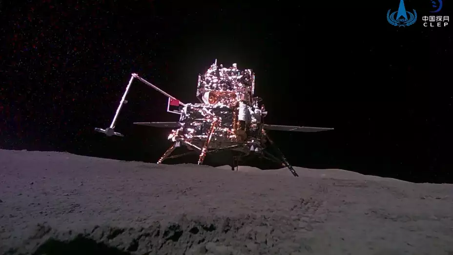 Sonda lunar Chang’e 6 de China llega a la superficie de la Luna.