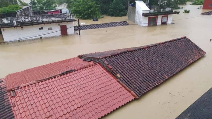 pueblo-m&aacute;gico-inundado