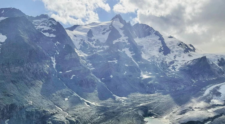 Foto de la montaña Grossglockner en Austria.