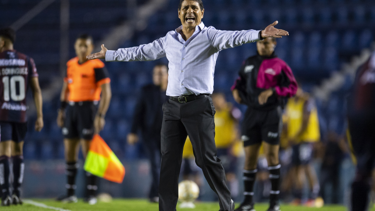 Alfonso Sosa con Leones Negros