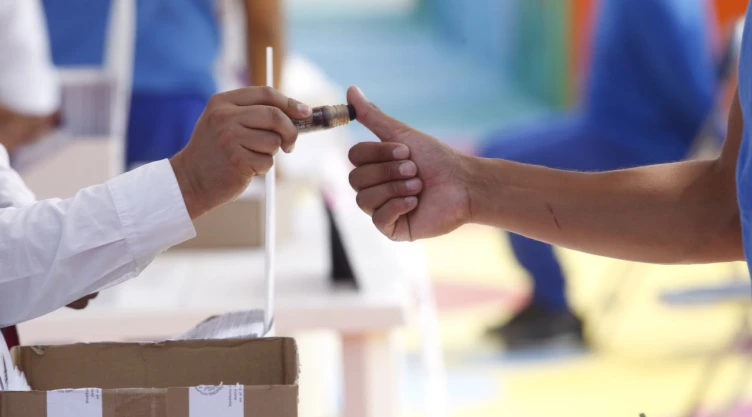 En la CDMX y Nuevo León se implementará el uso de urnas electrónicas en las casillas especiales.