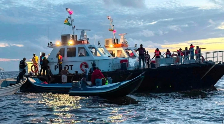 Accidente de ferry en Guyana