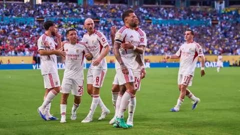 Otamendi gritó su gol ante los aficionados de Boca Juniors