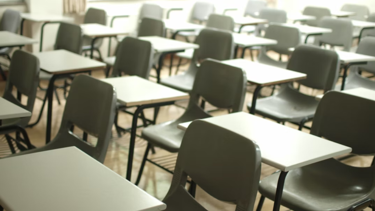 Desaparecen 42 estudiantes tras ataque armado en escuela 