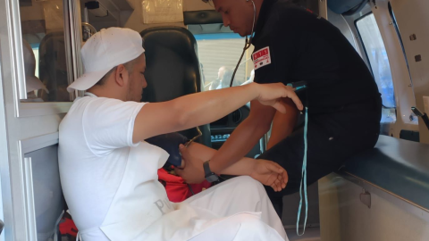 Persona herida tras explosión en panadería de Xalapa