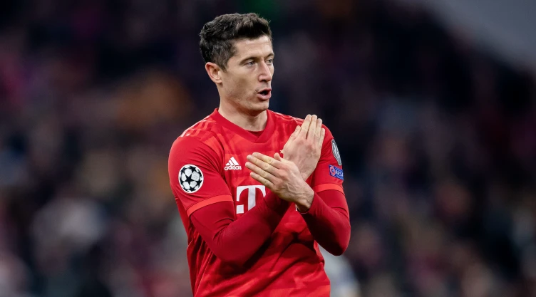Un histórico Lewandowski aplastó al Borussia Dortmund