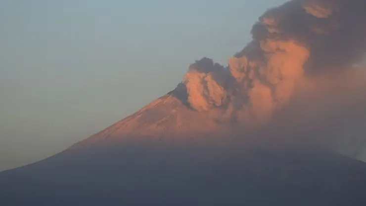 Así amaneció la actividad del volcán Popocatépetl hoy 13 de marzo