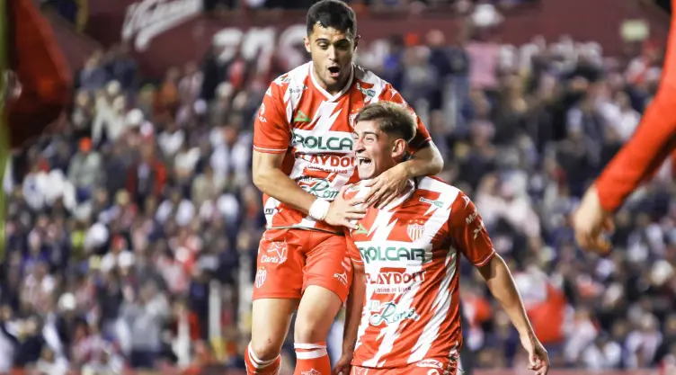 Resultado Necaxa derrota Chivas 3-2 Clausura 2025 Liga BBVA MX