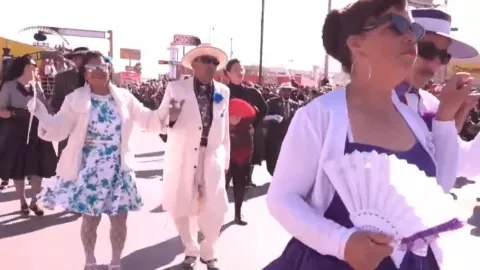 desfile aniversario Ciudad Juárez