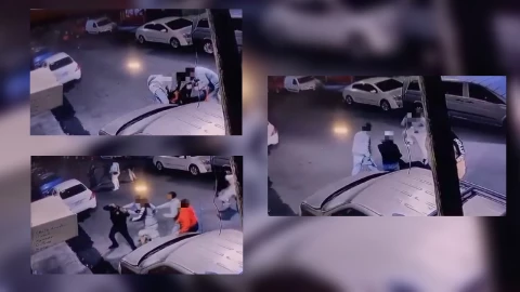 Dos policías de CDMX fueron golpeados por unas personas que estaban bebiendo en la calle.