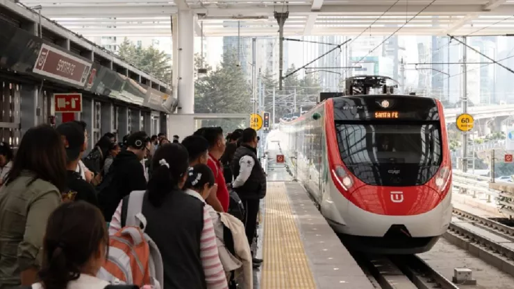 Tren Insurgente estación