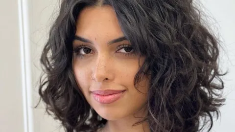 Corte de cabello long bob con ondas