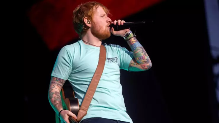 Ed Sheeran da positivo a Covid-19