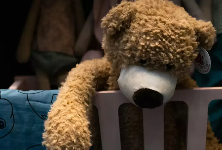 Arrestan a padre y madrastra por torturar y quitarle la vida a bebé