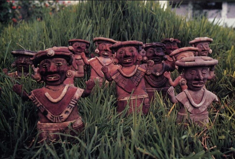 INAH mujeres Xochitécatl.jpeg