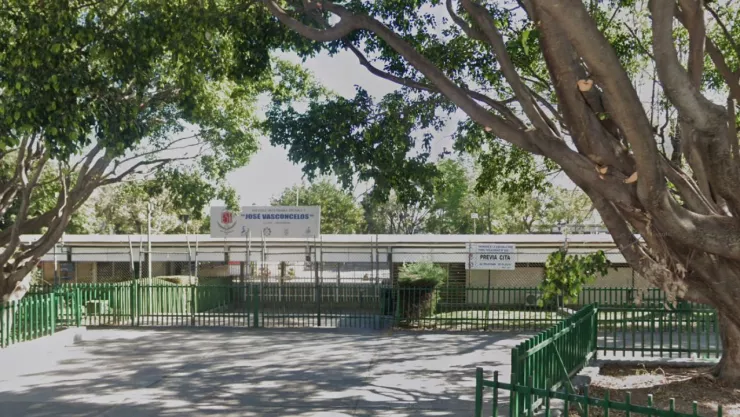 Muere estudiante de 13 años dentro de una secundaria en Santa Elena Estadio