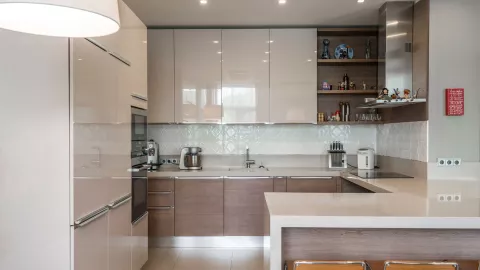 ¿Cómo proteger las paredes de la cocina de la grasa?