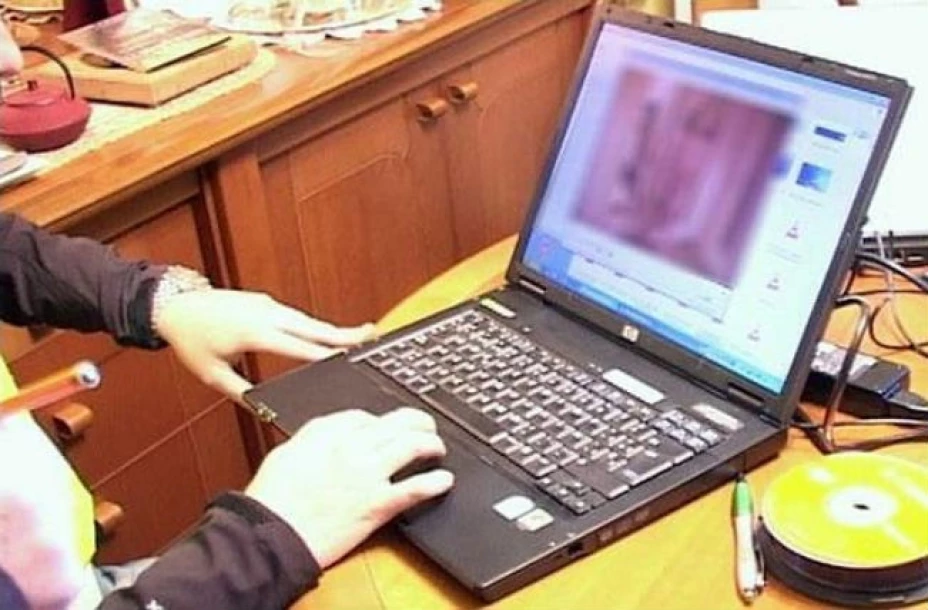 Proponen regular porno en Internet