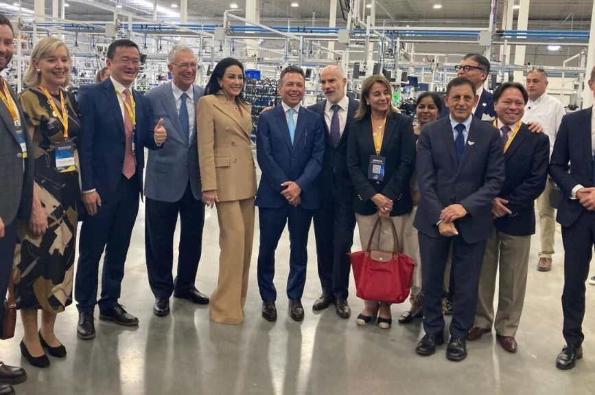 Grupo Salinas inaugura Ensamblika en Jalisco. Conoce los detalles de la nueva planta que ensamblará 500,000 motocicletas al año.