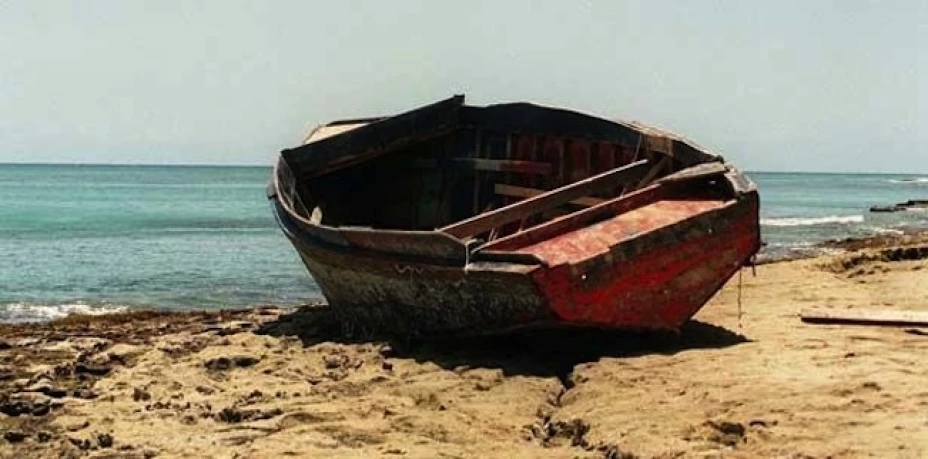 Una vez arribados a tierra los inmigrantes, de nacionalidad siria, se dieron a la fuga
