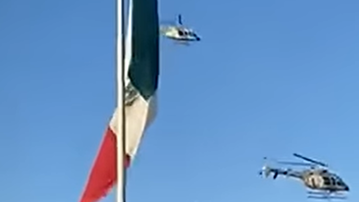 Helicóptero de la Sedena tritura parte de la Bandera Nacional Mexicana