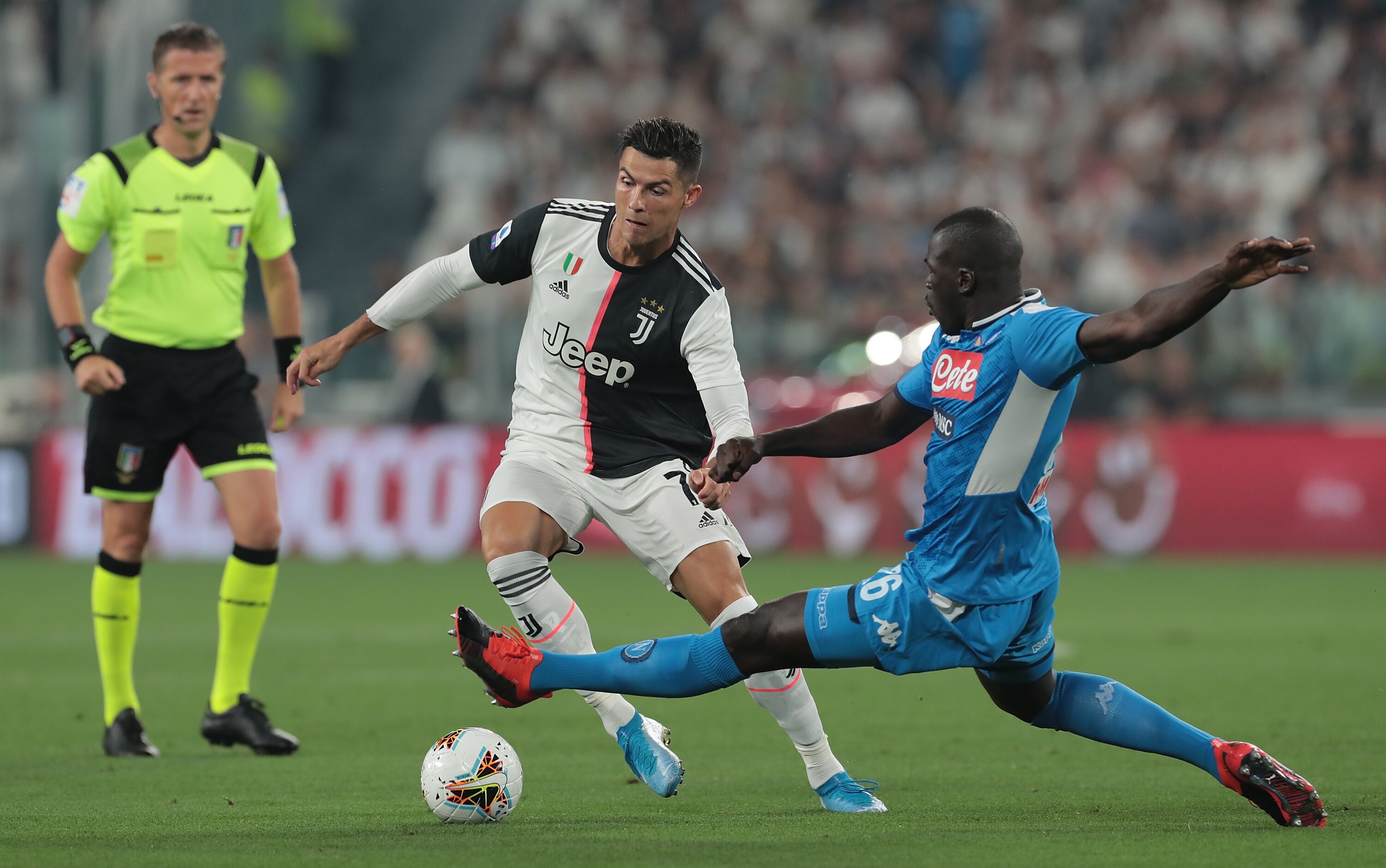 ¡Las mejores imágenes del Juventus vs Napoli en el debut de Hirving Lozano!