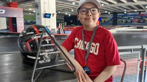 Ian: Piloto enfermo que participó en la carrera de Schatze Kart Racing Team