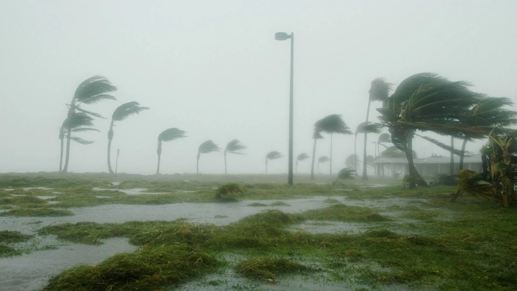 diferencia entre una tormenta tropical y un huracán