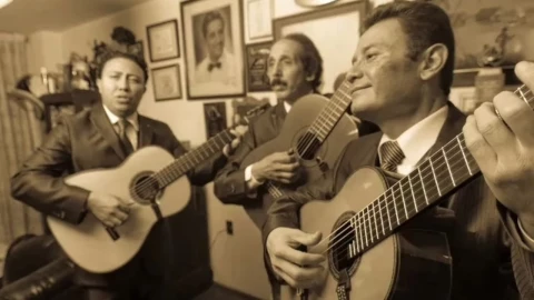 ¡Un guiño al romanticismo! Declaran el 25 de agosto como el Día del Bolero en la CDMX