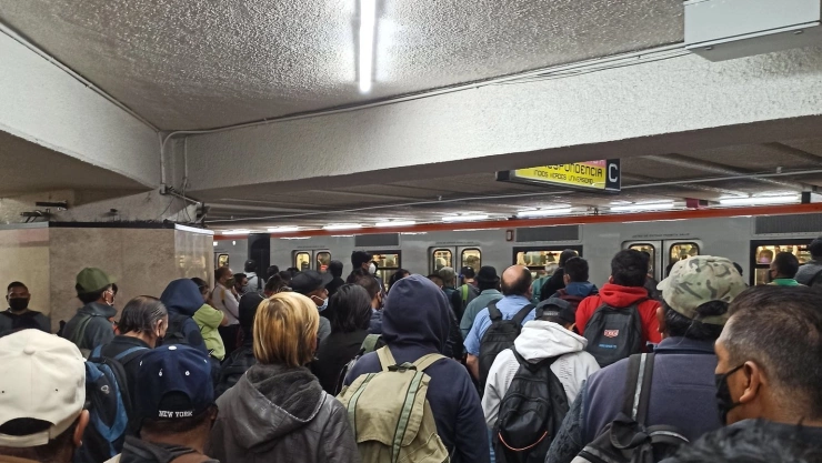 Metro CDMX: Reportan retrasos mayores a 15 minutos en 2 líneas