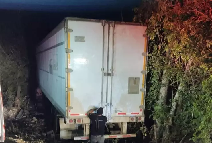Tráiler Pantera Rosa involucrado ACCIDENTE, en Valladolid (FOTO)