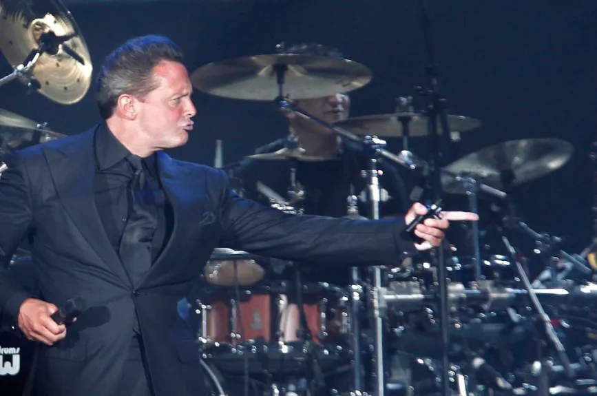 Luis Miguel de perfil.jpg