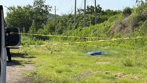 Cuerpo por la maxipista Mazatlán Culiacán