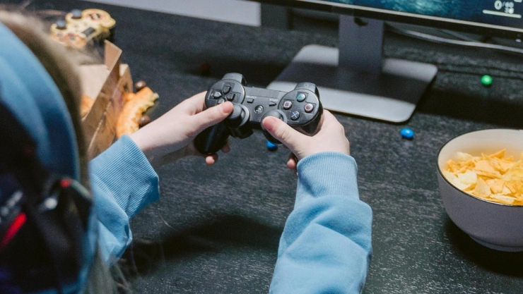 Gamers podrían sufrir pérdida auditiva irreversible, alerta OMS