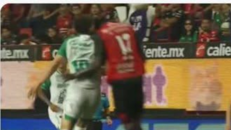 xolos leon cabezazo.png