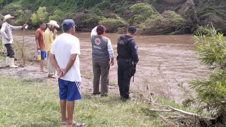 Veracruz: Buscan a niño de 4 años arrastrado por corriente del Río Jamapa