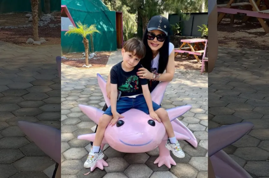 Maribel Guardia y su nieto selfie.jpg