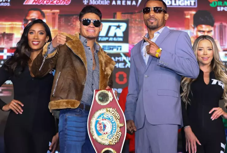 Emanuel Vaquero Navarrete pelea Robson Conceicao boxeo