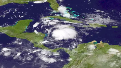 Ciclones en el Pacífico podrían ocasionar el Efecto Fujiwhara