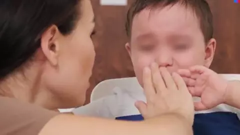 ¿Es correcto golpear a los niños para educar_ Especialistas señalan