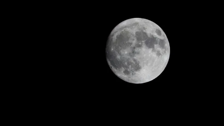 Qué es la Luna de Lobo y cómo disfrutar este fenómeno en enero 2025.jpg