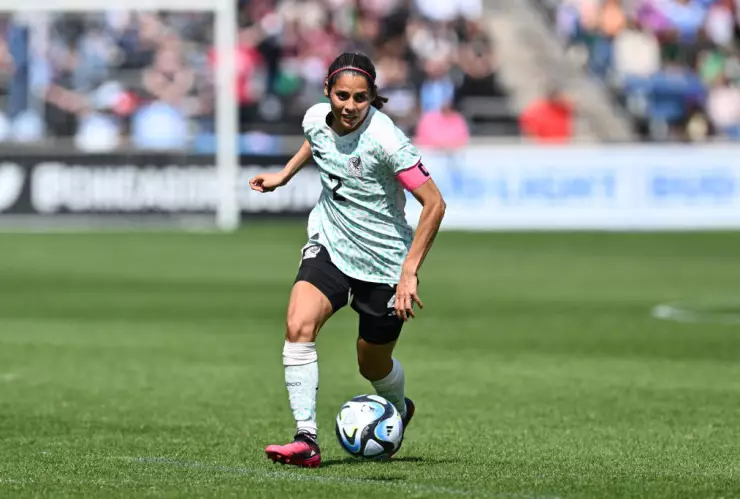 Kenti Robles también está incluida en la lista de las mejores jugadoras de México de la historia